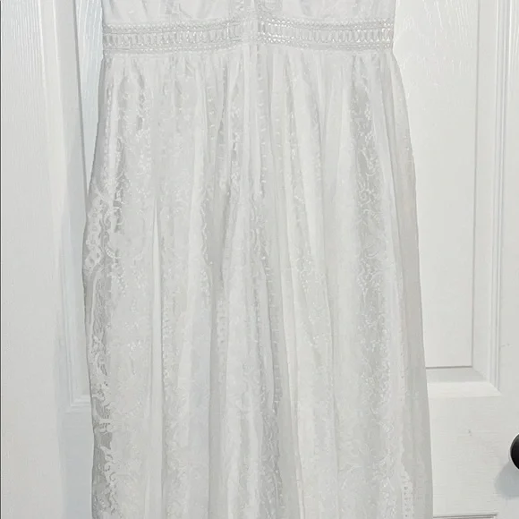 Lace Hollow-Out V Neck White Flowy Maxi Dress Lace Boho size medium - Picture 3 of 4